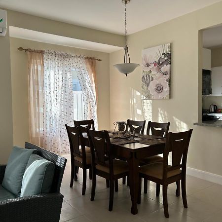 Seamist Villa @Oceanpointe Lucea Comfy 2Br W/Pool Gym & Parking Exteriör bild