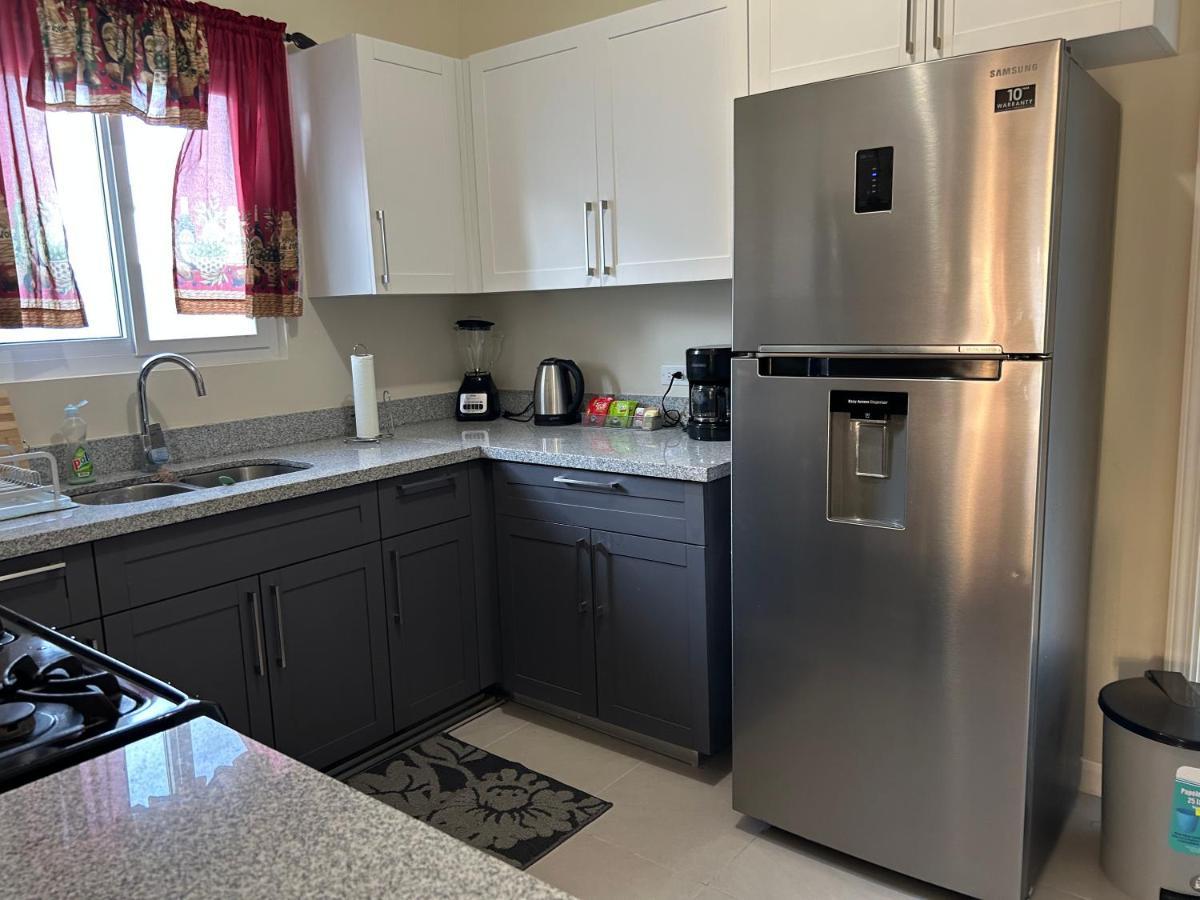Seamist Villa @Oceanpointe Lucea Comfy 2Br W/Pool Gym & Parking Exteriör bild