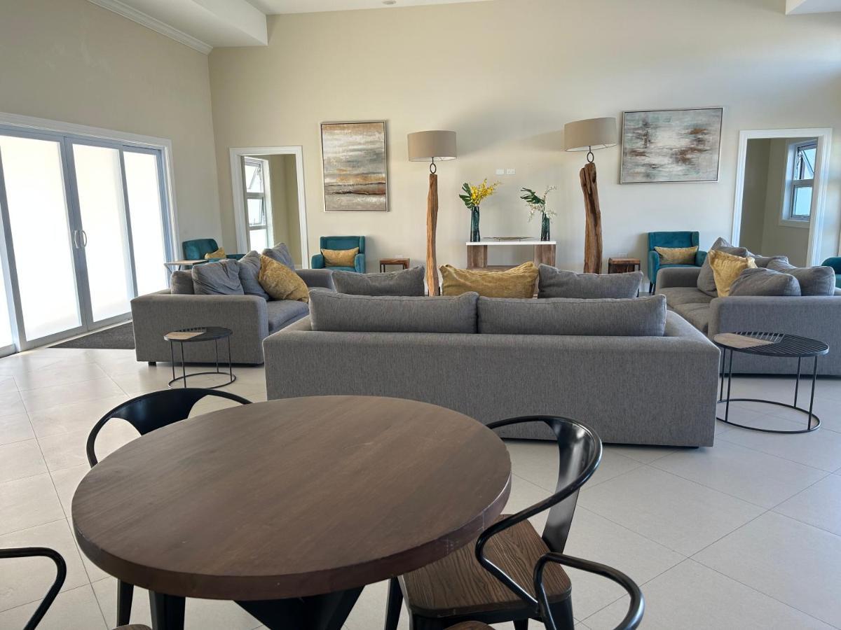 Seamist Villa @Oceanpointe Lucea Comfy 2Br W/Pool Gym & Parking Exteriör bild