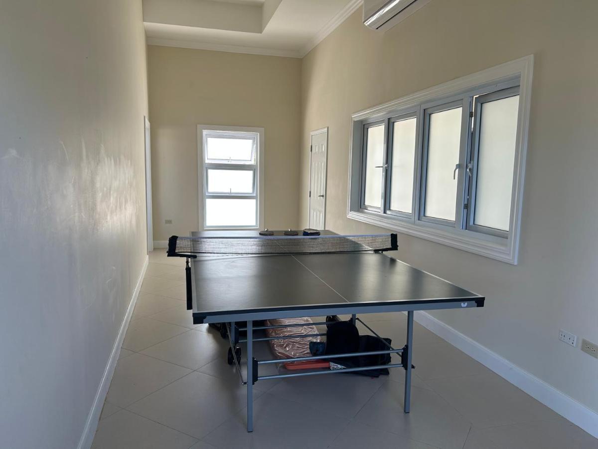 Seamist Villa @Oceanpointe Lucea Comfy 2Br W/Pool Gym & Parking Exteriör bild