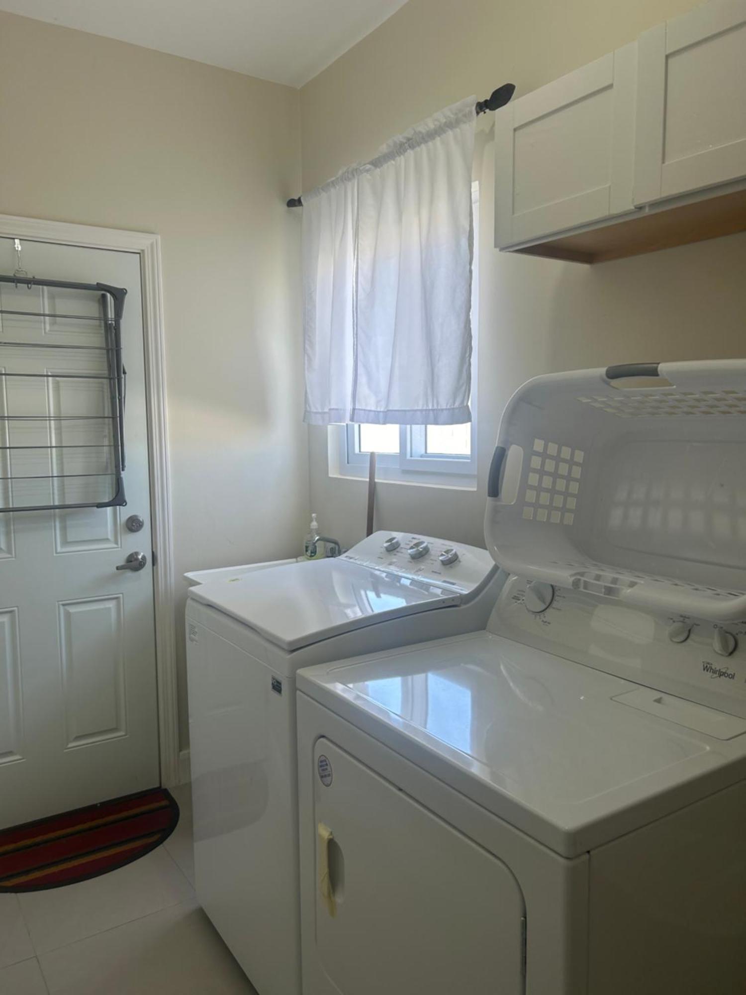 Seamist Villa @Oceanpointe Lucea Comfy 2Br W/Pool Gym & Parking Exteriör bild